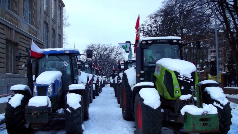 Uśpione traktory na ulicach Szczecina